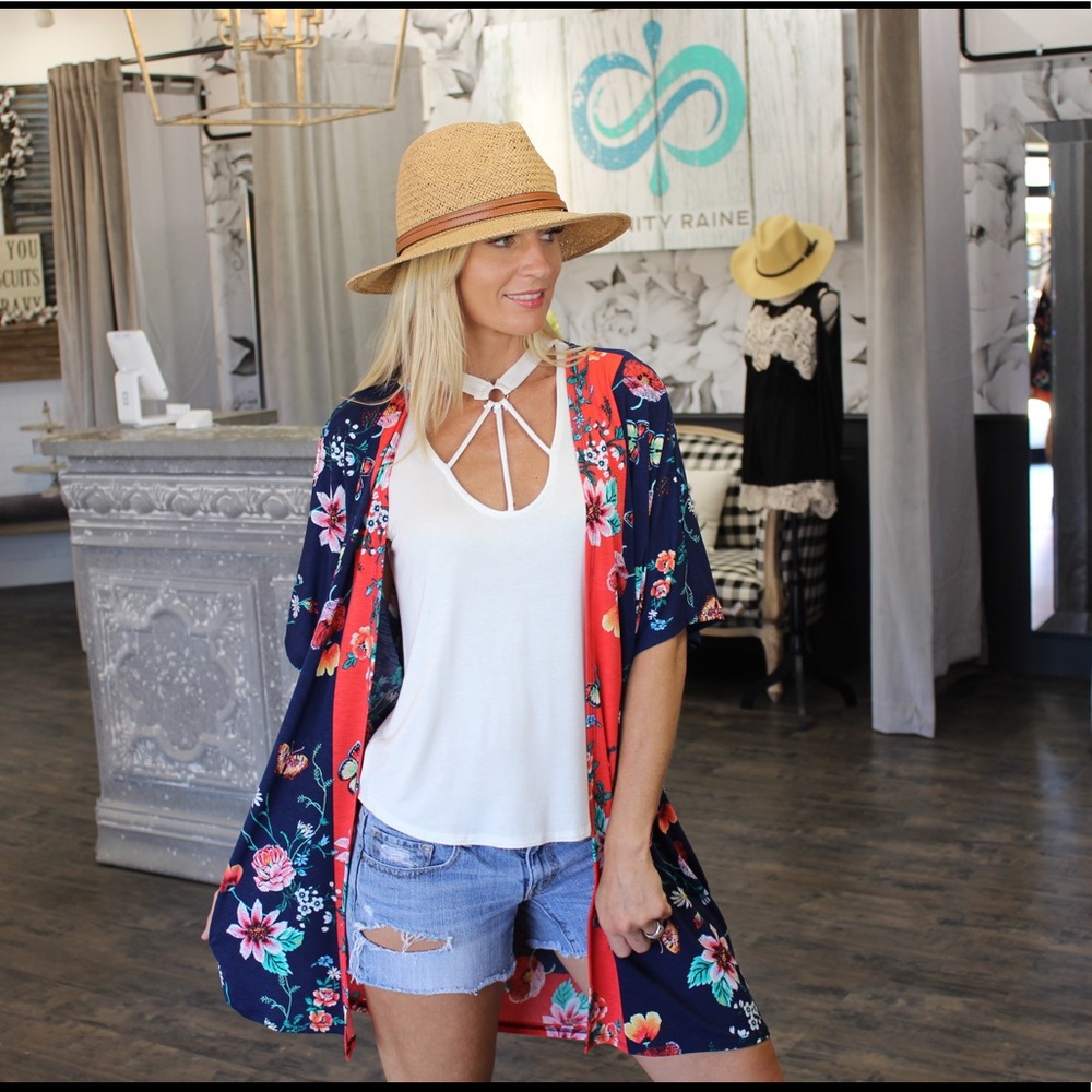 🌞SUMMER SALE🌞 Ivory O Ring Cage Detail Tank - Picture 4 of 4